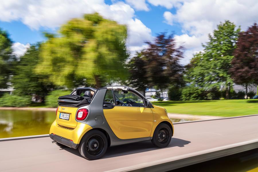  Smart ForTwo Prime Cabrio 2016 года  (фото 27 из 33)